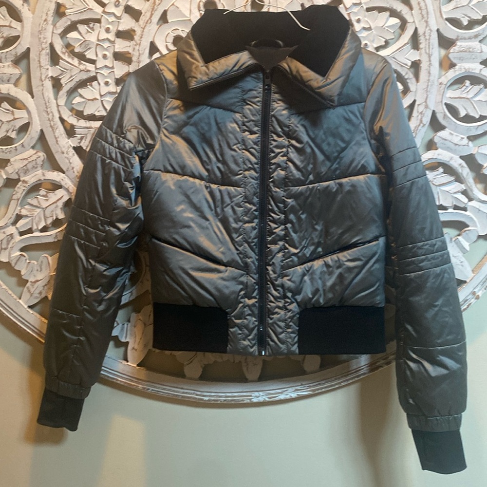 Gently used blanc Noir cropped jackete
